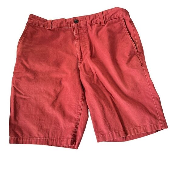 Dockers 10” Men’s  Shorts size 33 - Picture 1 of 4